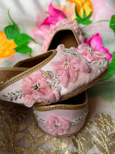 Baby Pink Flower Jutti