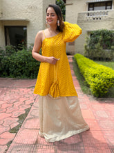 Load image into Gallery viewer, Yellow Brocade Skirt Set